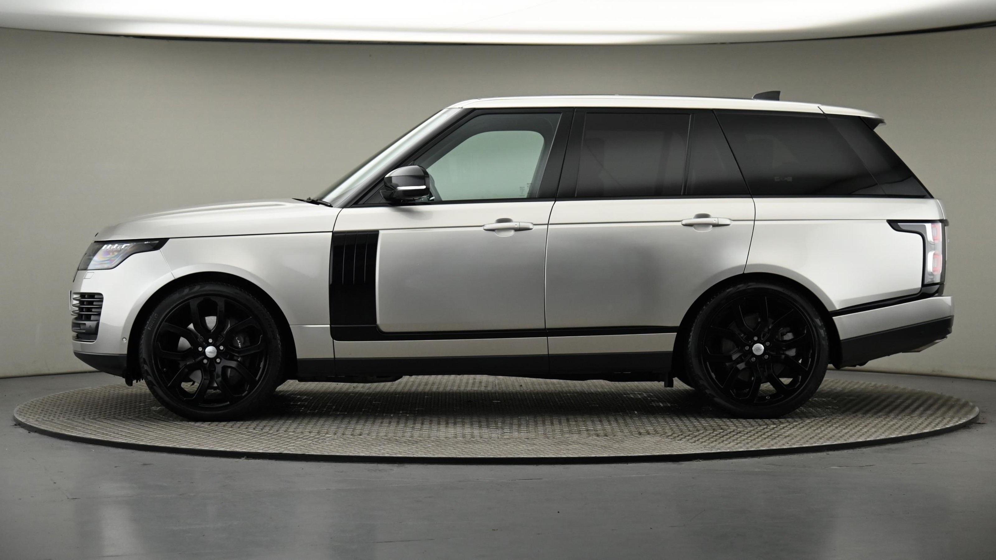 Used 2018 Land Rover RANGE ROVER 4.4 SDV8 Autobiography 4dr Auto £ ...