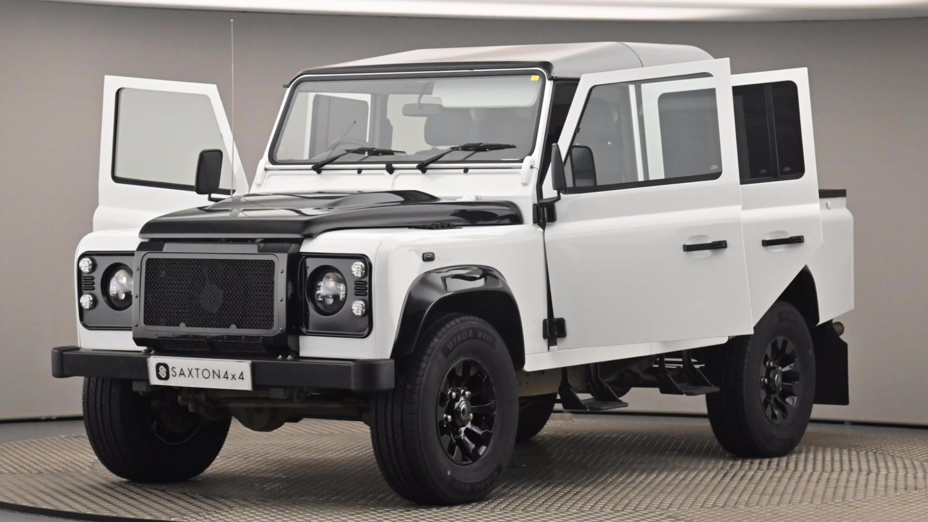 Used 2016 LAND ROVER DEFENDER 110 LWB Double Cab PickUp TDCi [2.2] £ ...